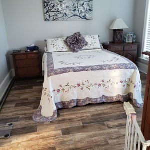 Quilted. Queen Size Grande Bedspread w/24" d…